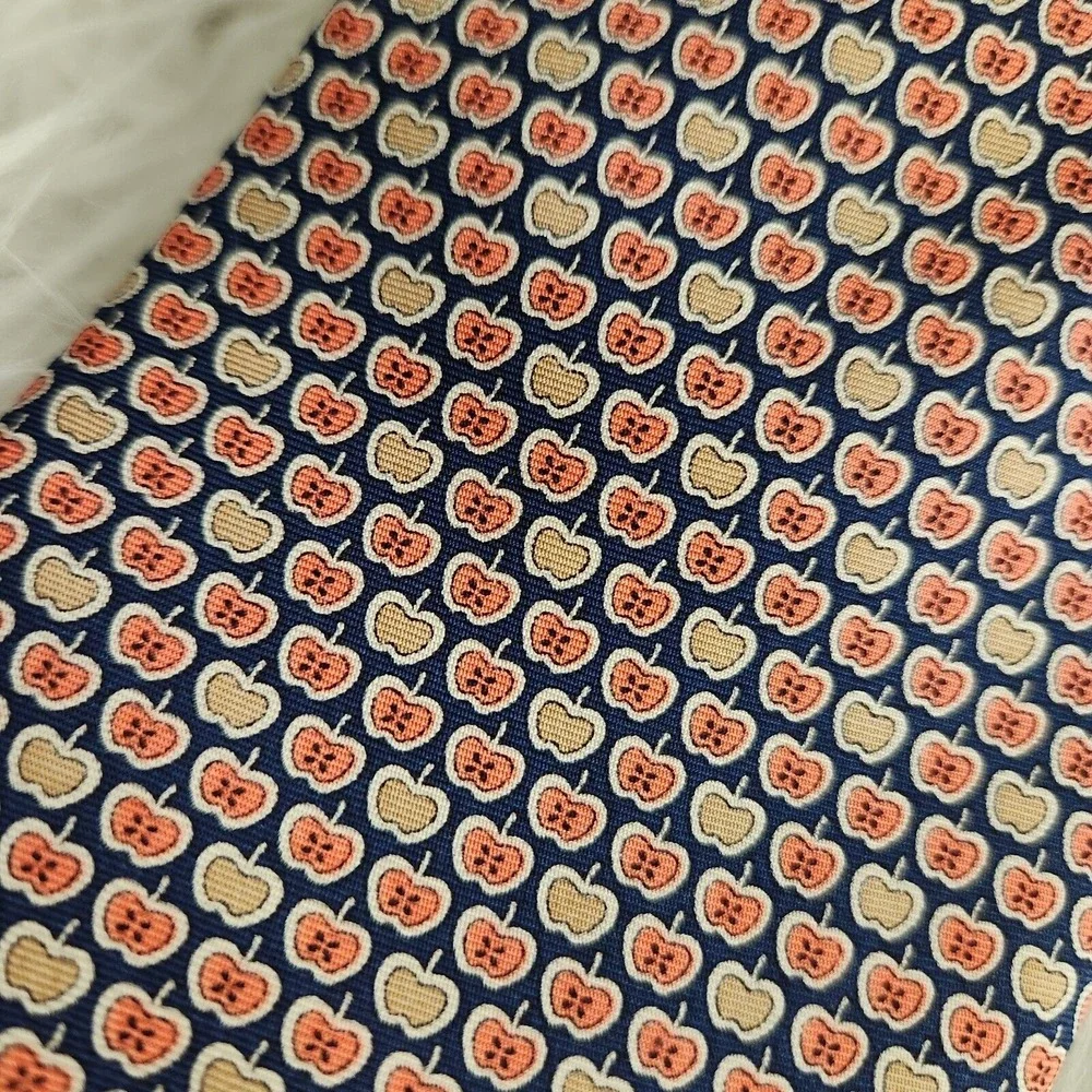 Lot of 2  Men's Neck Tie - Rooster Jos A Bank Apple Print Purple‎